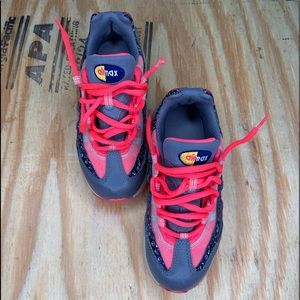 Pink blue and grey Air max 95’s kids size 13.5